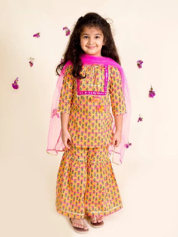 Girls Peach-Coloured Floral Printed Panelled Pure Cotton Kurti With Sharara - Ps Peaches